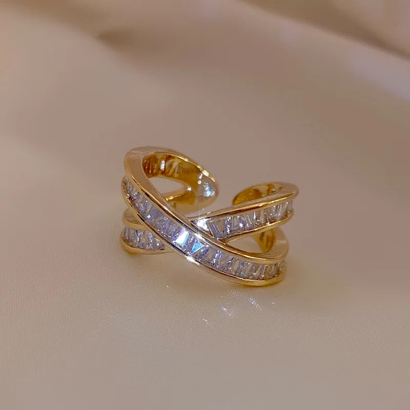 Haylee™ - Anillo de Estilo en Formas de Bucles